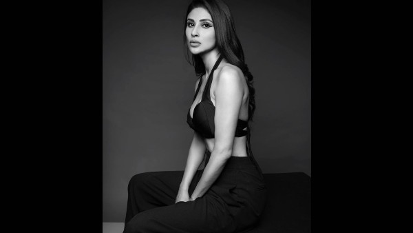 मौनी रॉय ने शेयर की तस्वीरें