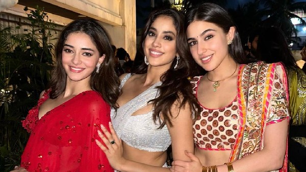 अनन्या - जान्हवी के साथ पार्टी अनन्या - जान्हवी के साथ पार्टी