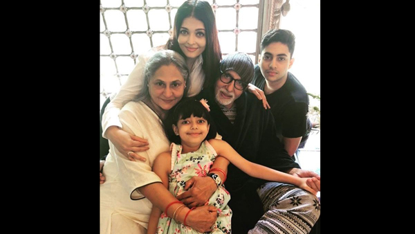 दादा-दादी के आंखों का तारा है आराध्या :