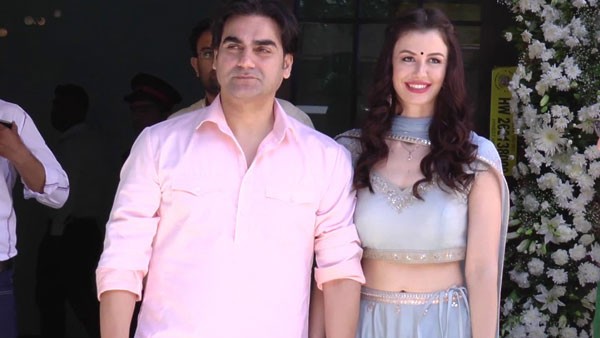 उम्र का है फासला