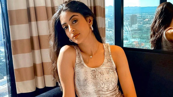 नव्या नवेली :