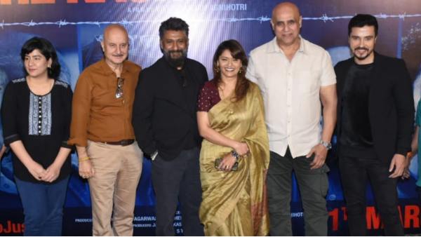 जो सत्य कहना चाहते हैं, उन्हें रोका जाता है जो सत्य कहना चाहते हैं, उन्हें रोका जाता है