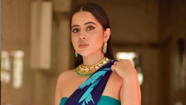 बॅाडी को कवर कर बिकिनी पहन फोटोशूट