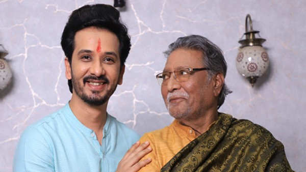 पिता चंद्रकांत गोखले मराठी फिल्मों के सुपरहिट अभिनेता