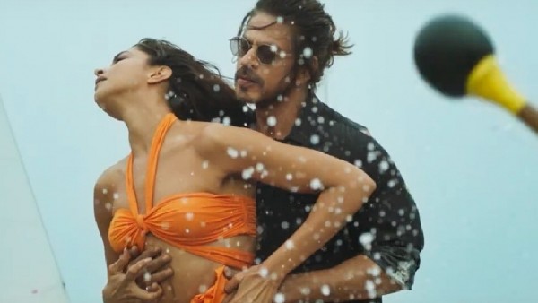 भगवा रंग एक धर्म के साथ 