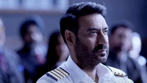 कैप्टन विक्रांत खन्ना - अजय देवगन (रनवे 34)