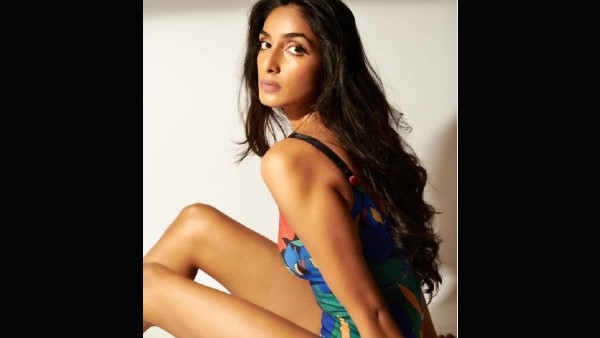 बेली डांसर बेली डांसर