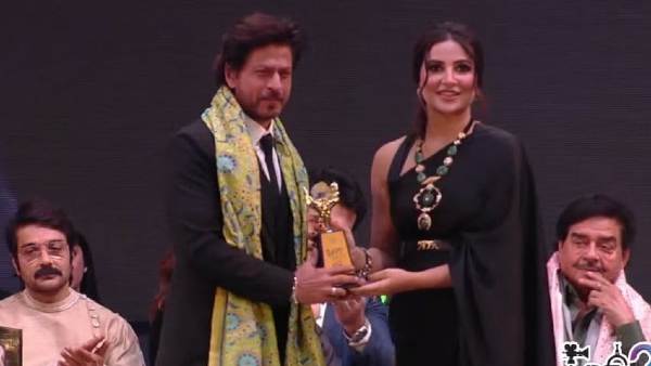 'संकीर्णता से प्रेरित होती है सोशल मीडिया'