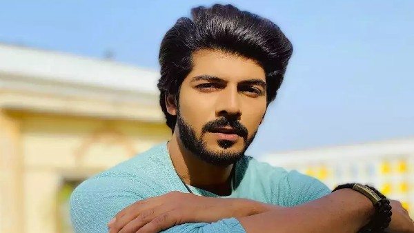 शीजान वहां पर बहुत रो रहा था