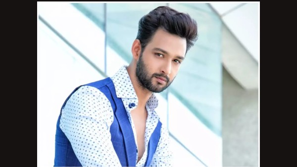 कॉल सेंटर में करते थे काम :