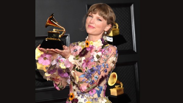 11 ग्रैमी, 40 अमेरिकन म्यूजिक अवॉर्ड्स और भी कई : 11 ग्रैमी, 40 अमेरिकन म्यूजिक अवॉर्ड्स और भी कई :