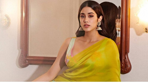 इससे पहले बहन जाह्नवी ने भी बेचा था फ्लैट :