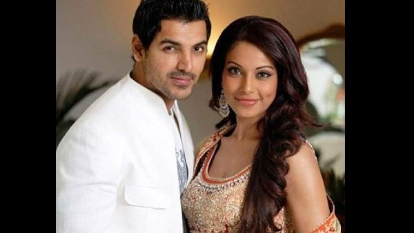 एक ट्वीट ने तोड़ा 9 साल पुराना रिलेशनशिप :