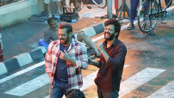 तेलुगु फिल्म की रीमेक