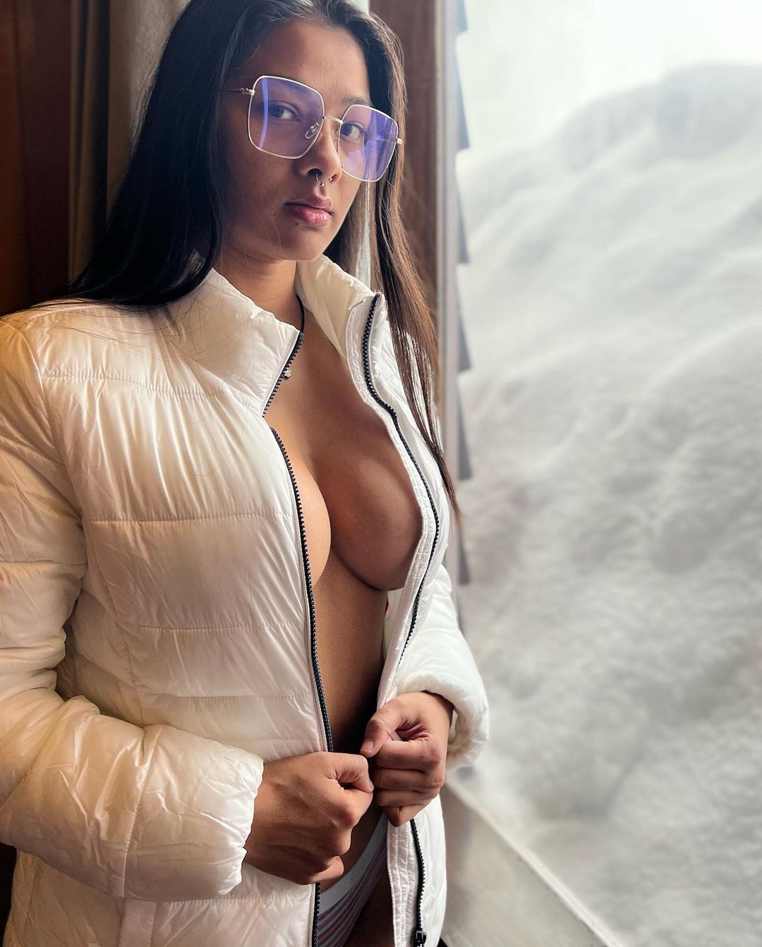 नम्रता के म्यूजिक वीडियो