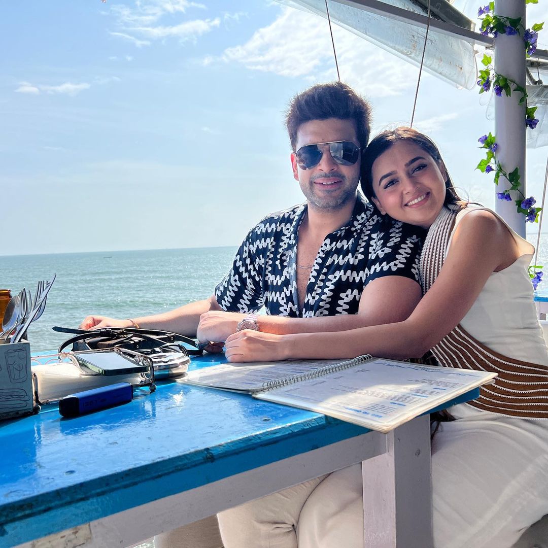 Karan Kundrra Tejasswi Prakash Romantic Photos