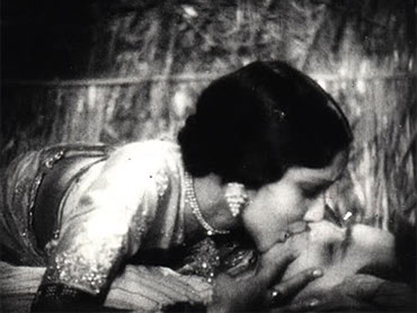 पहला ऑनस्क्रीन kiss