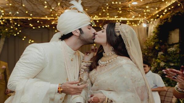 आलिया भट्ट-रणबीर कपूर : आलिया भट्ट-रणबीर कपूर :