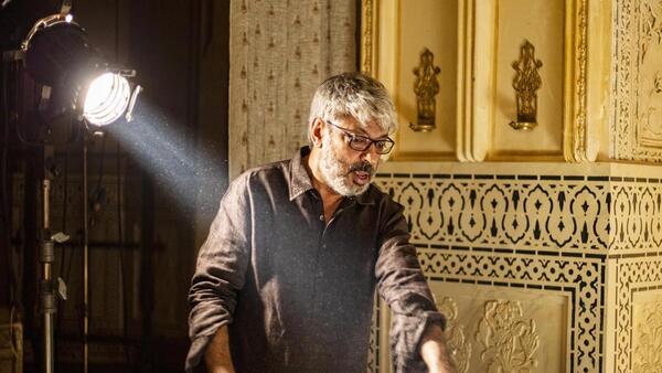 संवेदनशीलता से कहते हैं वेश्याओं की कहानी :