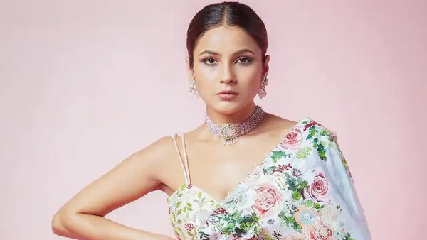 शहनाज गिल : शहनाज गिल :