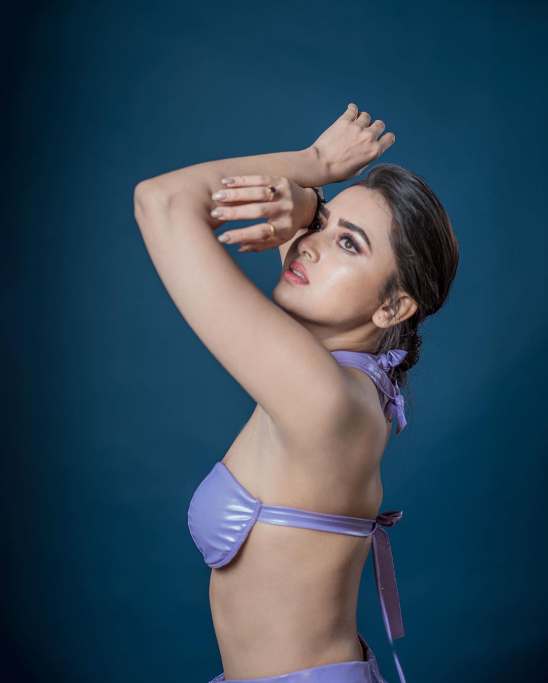 एक्ट्रेस के हुस्न पर फिदा हुए लोग