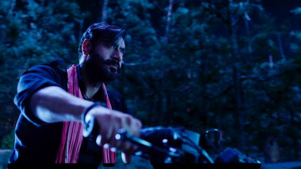 ajay-devgn-starrer-film-bholaa-lengthy-gravity-defying-high-octane-bike-truck-chase-scene-details ajay-devgn-starrer-film-bholaa-lengthy-gravity-defying-high-octane-bike-truck-chase-scene-details