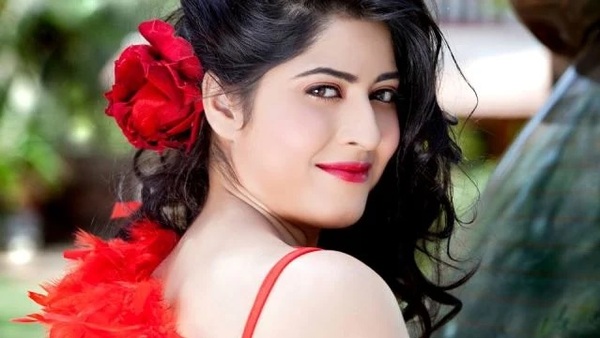 मोनिका भदौरिया : मोनिका भदौरिया :