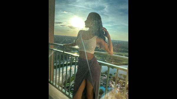 सुपर हॉट फोटोशूट