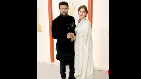 पहनी ऑफ व्हाइट साड़ी पहनी ऑफ व्हाइट साड़ी