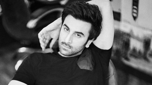 Q. सौरभ गांगुली की बॉयोपिक से जुड़ी खबरें लगातार आ रही हैं। कितनी सच्चाई है?