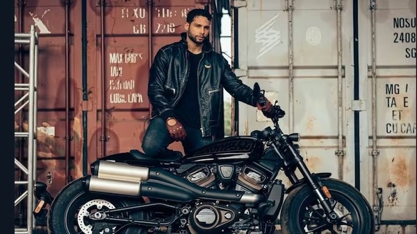 सिद्धांत चतुर्वेदी :