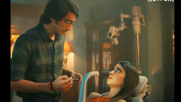 टूथ परी: वेन लव बाइट्स