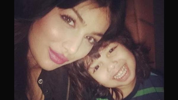 ayesha-takia-looks-unrecognizable-with-swollen-lips-face