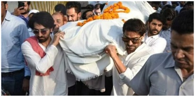 Ayushmann Khurrana: पिता के अंतिम संस्कार के वक्त भावुक हुए आयुष्मान और अपारशक्ति खुराना, सामने आई तस्वीरें