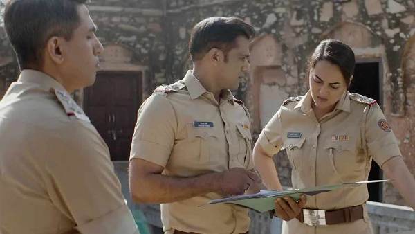 dahaad-review-sonakshi-sinha-shines-in-this-gripping-thriller-vijay-varma-is-brilliantly-flawless