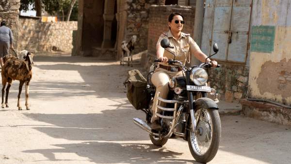 dahaad-review-sonakshi-sinha-shines-in-this-gripping-thriller-vijay-varma-is-brilliantly-flawless