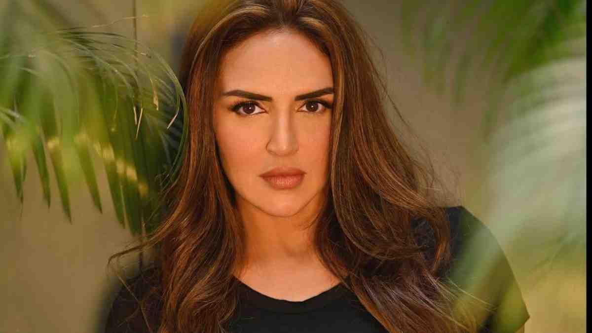 esha-deol-reveals-she-took-hema-malini-s-permission-to-wear-a-sexy-bikini-in-film-dhoom esha-deol-reveals-she-took-hema-malini-s-permission-to-wear-a-sexy-bikini-in-film-dhoom