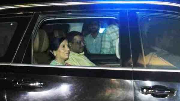 सगाई में पहुंचे दिल्ली के मुख्यमंत्री अरविंद केजरीवाल