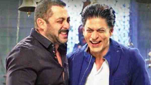 shahrukh-khan-salman-khan-and-aamir-khan-partied-together-till-4-am-at-galaxy-apartment