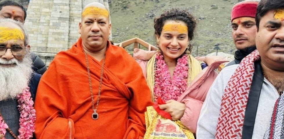 Kangana Ranaut Visits Babe Kedarnath Temple