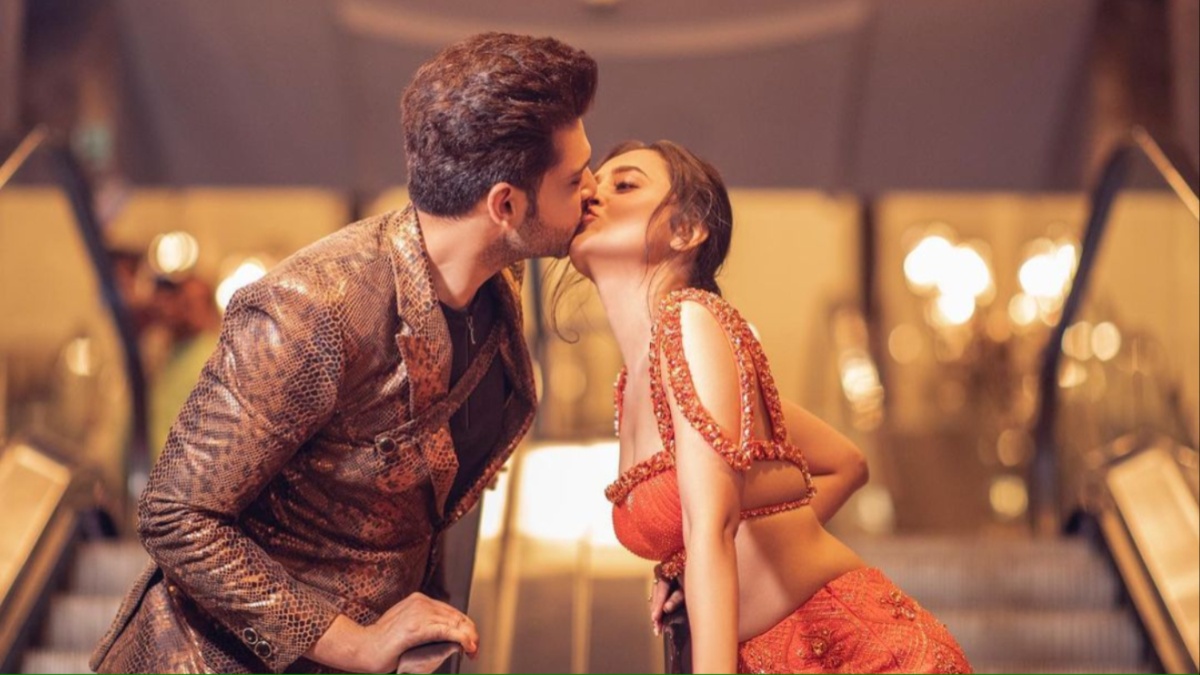 'नागिन' के सेट पर अचानक पहुंचा बॉयफ्रेंड तो Tejasswi Prakash ने की ऐसी हरकत कि वायरल हो गया वीडियो