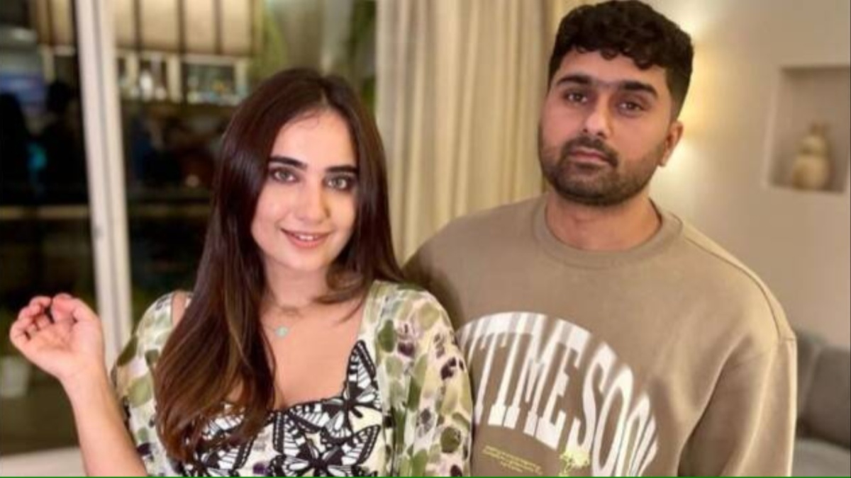 शादियों के सीजन में मशहूर सेलेब ले रहीं पति से तलाक, फिल्मों में एंट्री मिलते ही तोड़ दिया पुराना नाता