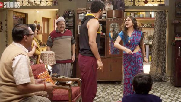 zara-hatke-zara-bachke-movie-review-sara-ali-khan-vicky-kaushal-s-romantic-drama-has-nothing-hatke zara-hatke-zara-bachke-movie-review-sara-ali-khan-vicky-kaushal-s-romantic-drama-has-nothing-hatke