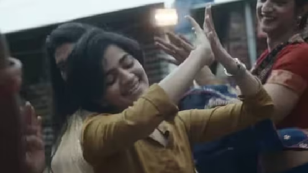  Kritika Dev Got 10 Rupees In Begging