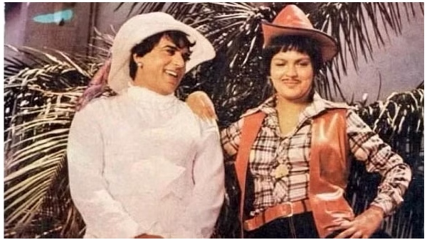Zeenat Aman, Dharmendra