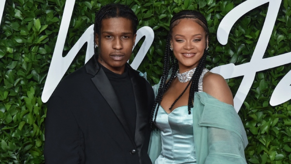 रिहाना दूसरी बार बनी मां, बेटे को दिया जन्म