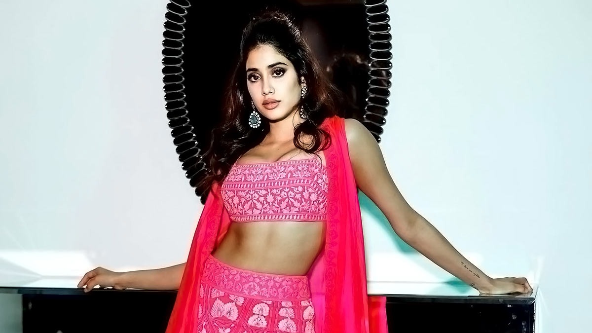 शानदार कमाई करने वाली फिल्में करना चाहती हैं जान्हवी कपूर, खुद किया खुलासा