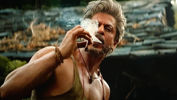 shahrukh-khan-becomes-the-first-actor-to-have-two-films-grossing-1000-crore-each-in-a-single-year shahrukh-khan-becomes-the-first-actor-to-have-two-films-grossing-1000-crore-each-in-a-single-year