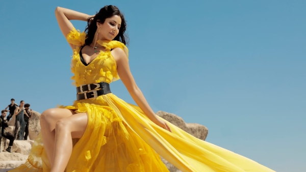 टाइगर 3 के गाने में 7 ग्लैमरस लुक के साथ कैटरीना कैफ लगाएंगी आग