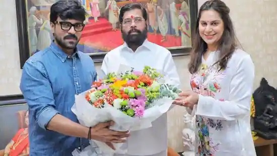 राम चरण ने पत्नी उपासना के साथ महाराष्ट्र के मुख्यमंत्री एकनाथ शिंदे से की मुलाकात